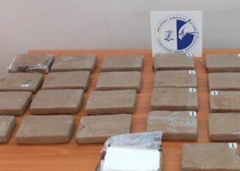 Greqi, kapet kontenieri i mbushur me kokainë në portin e Pireut