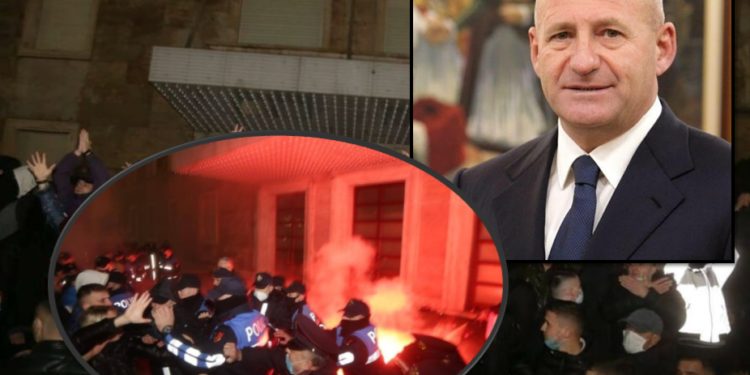 Nard Ndoka: Kush nuk protestoi dje, të mos hajë m*t sot