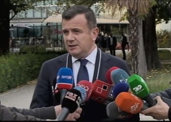 Balla shuan zërat për zëvendësimin e Lleshajt: Unë jam kryetar i grupit parlamentar dhe Sekretar i përgjithshëm i PS