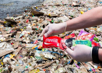 Coca-Cola ndotësi plastik numër 1 në botë
