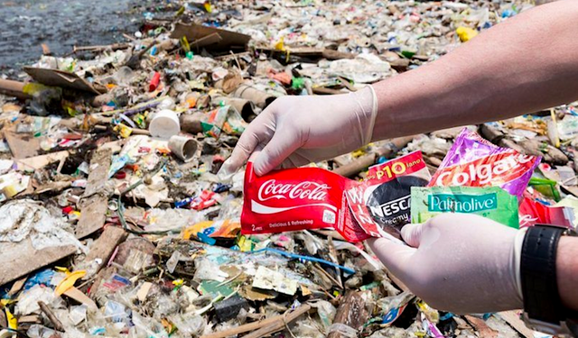 Coca-Cola ndotësi plastik numër 1 në botë