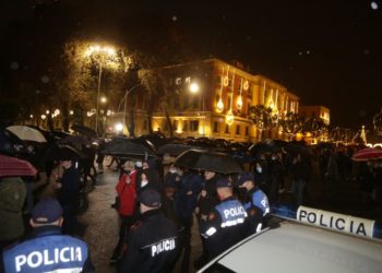 Protesta në Tiranë, Ministria e Brendshme thirrje Policisë: Ruani qetësinë