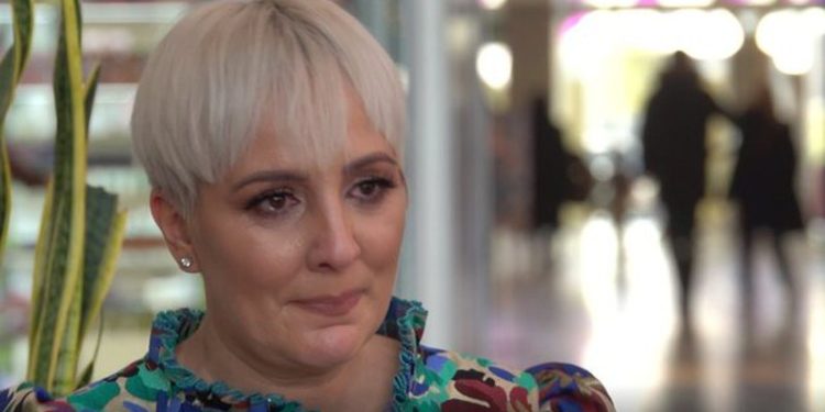 Prekëse/ Juliana Pasha me lot në sy, flet për mosardhjen në jetë të një fëmije: Do presim edhe disa vite!