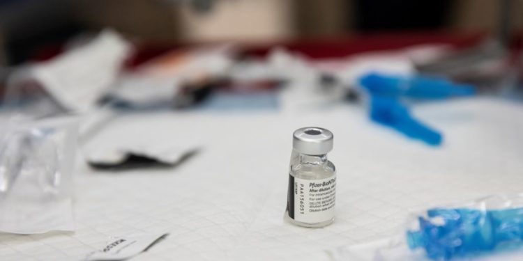 Pikëpyetjet e vaksinës/ Vendet e pasura kanë marrëveshje, të varfrit në pritje