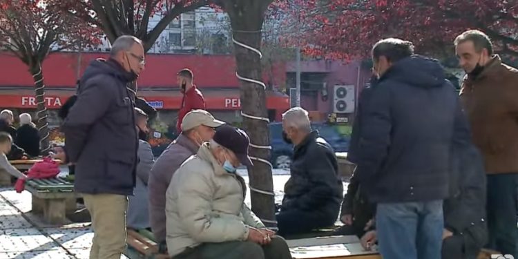 Qeveria vendosi të shpërblejë pensionistët për fundvit, ja çfarë pritet të ndodhë nesër