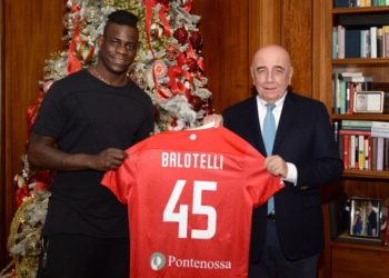 Balotelli zyrtarisht te klubi i Berlusconit dhe Gallianit
