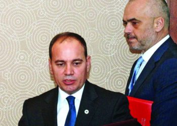 Zgjerimi i Greqisë me 12 milje në detin Jon/ Nishani-Ramës: Tradhëtia ka emër