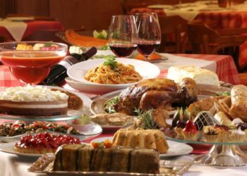 Darka e Vitit të Ri/ Ja ushqimet fatsjellëse që nuk duhet të mungojnë në tavolinën tuaj