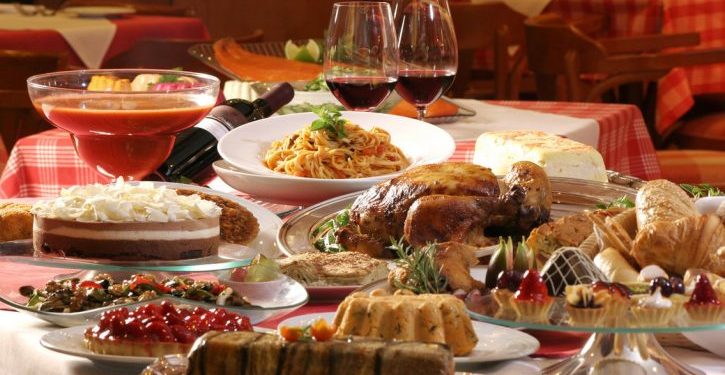 Darka e Vitit të Ri/ Ja ushqimet fatsjellëse që nuk duhet të mungojnë në tavolinën tuaj