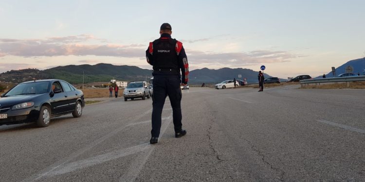 “Muzgu 7”/ Arrestohen 2 shtetas në Gjirokastër, transportonin emigrantë të paligjshëm