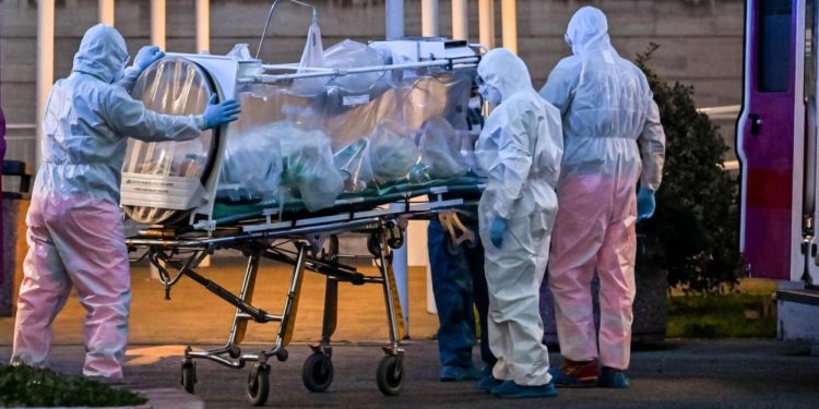 Ulen rastet e reja me Covid në Itali, 491 jetë të humbura