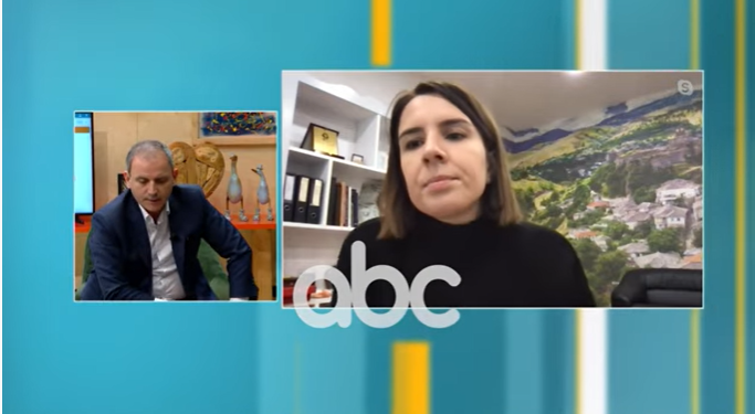 Helmimi i kafshëve në Gjirokastër, flet nënkryetarja e bashkisë: Nuk ka asnjë urdhër, nuk është e organizuar prej nesh. Jemi shumë te interesuar të zbardhet ngjarja (VIDEO)