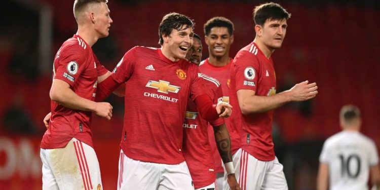 Video, Man. United turpëron Leeds-in dhe vendos rekord