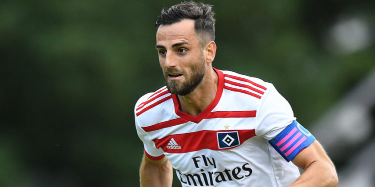 Lë topin e futbollit, Mërgim Mavraj zbulon pasionin e tij të ri