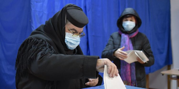 Opozita fiton zgjedhjet në Rumani, pak gjasa për marrjen e udhëheqjes së qeverisë