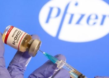 Drejtori ekzekutiv i Pfizer: Deri në fund të vitit 2021 do të kemi më shumë doza të vaksinës se sa kemi nevojë