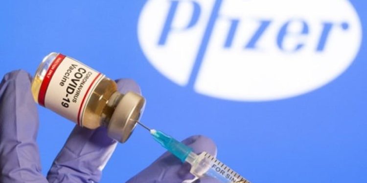 Drejtori ekzekutiv i Pfizer: Deri në fund të vitit 2021 do të kemi më shumë doza të vaksinës se sa kemi nevojë