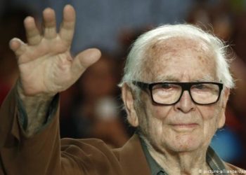 Ndërron jetë në moshën 98 vjeçare projektuesi francez i modës Pierre Cardin
