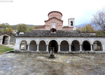 Një udhëtim në Labovën e Kryqit, fshati që jeton për Kishën e Shën Marisë (FOTO)