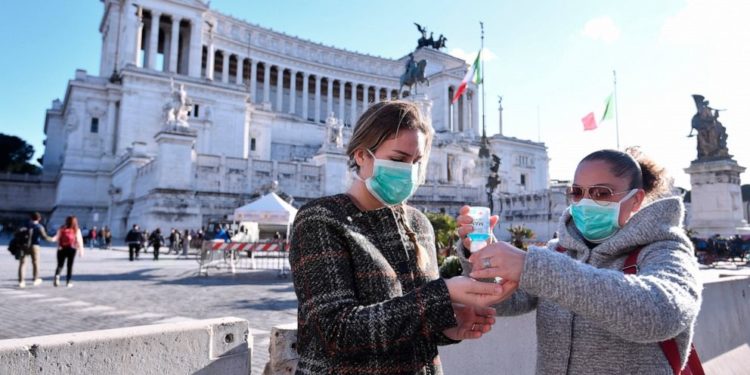 Italia e gjitha zonë e kuqe për Krishtlindje, lockdown deri më 27 dhjetor