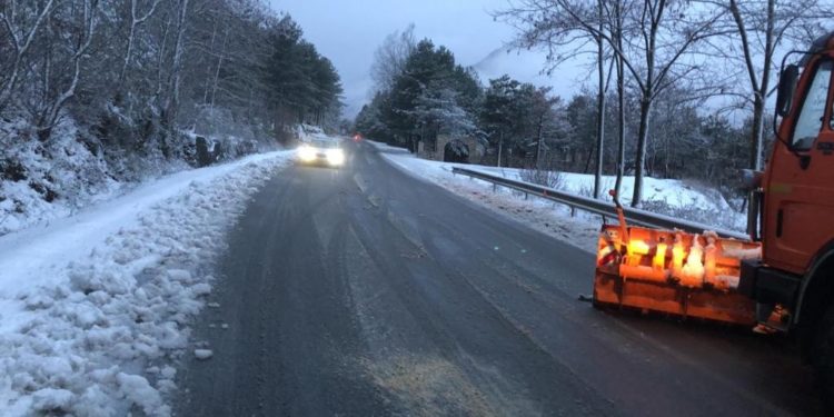 Dëbora, ARRSH tregon gjendjen në rrugët kombëtare dhe apelon për kujdes