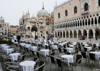 Vendimi i qeverisë zvicerane/ Baret e restorantet do të mbyllen pas orës 19:00