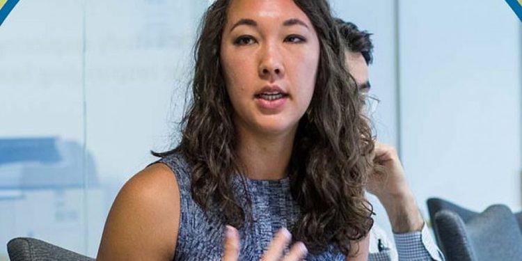 Bëri vaksinën antiCovid të Pfizer/ Infermierja: Efekte anësore të tmerrshme, temperatura më shkoi 40.5 gradë