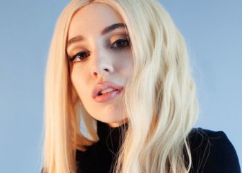 VIDEO/ Këngëtarja nga Saranda me famë botërore flet shqip në televizionin gjerman: Unë jam Amanda…