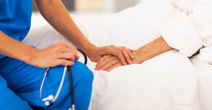 Misteri i binjakëve! Infektohen të 2 me covid, njeri ndërron jetë tjetri jo