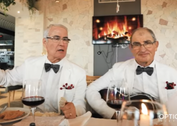 “Në të s’ëmës 2020”: Parodistët e Vlorës mbyllin me humor “vitin e pandemisë” (VIDEO)