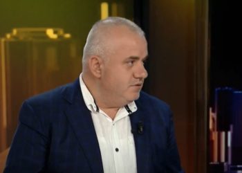 Artan Hoxha zbardh prapaskenat e dorëheqjes së Sandër Lleshajt: Nuk fliste prej gjashtë muajsh me Ramën, kishin probleme