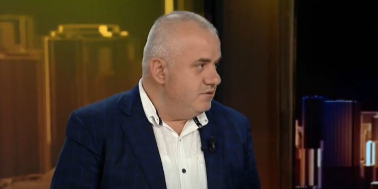 Artan Hoxha zbardh prapaskenat e dorëheqjes së Sandër Lleshajt: Nuk fliste prej gjashtë muajsh me Ramën, kishin probleme