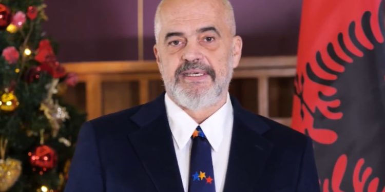 Urimi i kryeministrit për Vitin e Ri, Rama: Qoftë një vit sa më i mbarë për të gjithë shqiptarët