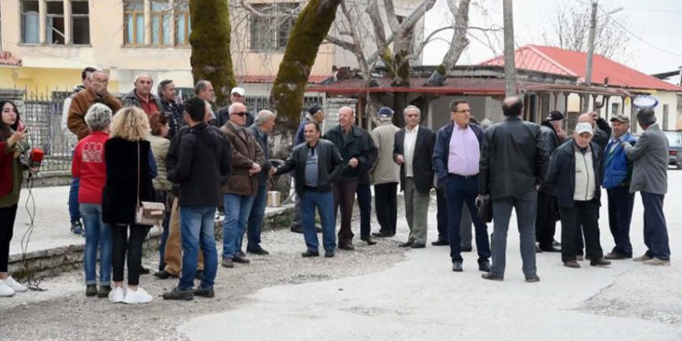 Banorët e Dropullit të Sipërm: Nuk marrim pjesë në zgjedhje nëse nuk zgjidhet problemi transporit, do bllokojmë rrugën për Kakavijë (VIDEO)