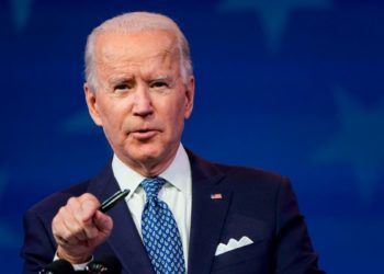 Biden zotohet të shtojë vaksinimet për të luftuar COVID-19