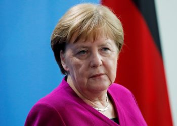 Merkel bën thirrje për shtrëngim masash gjatë Krishtlindjeve