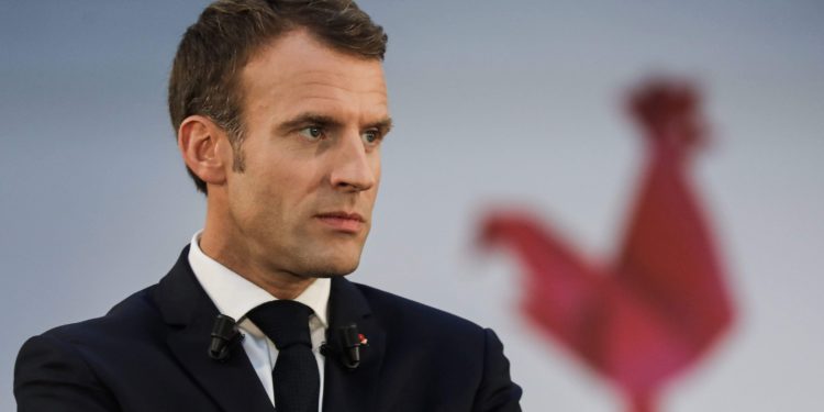 U infektua nga COVID-19, Macron izolohet në rezidencën zyrtare në Versajë