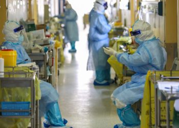 Versioni i ri i COVID-19 në Britani/ OBSH: Jemi në kontakt të afërt me zyrtarët britanikë