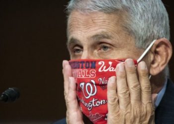 Ish krahu i djathtë i Trump: Pandemia nuk përfundon nëse nuk vaksinohet shumica e njerëzve