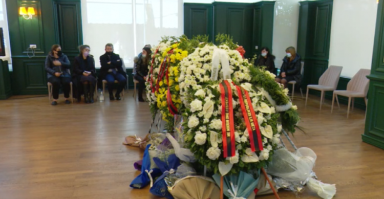 Humbi jetën nga Covid, i jepet lamtumira e fundit pronarit të Fax News