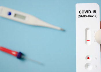 Ndalohen testet e shpejta në Britani