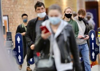 Varianti i ri i COVID-19 në Britani frikëson shtetet europiane, disa ndalojnë fluturimet