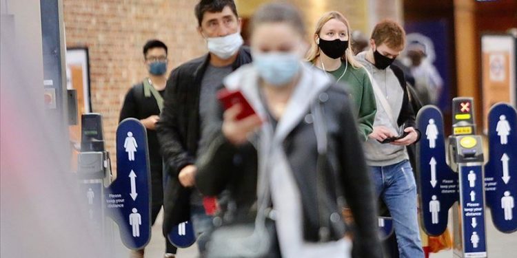 Varianti i ri i COVID-19 në Britani frikëson shtetet europiane, disa ndalojnë fluturimet