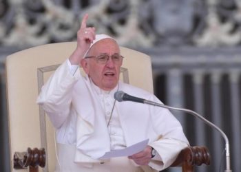 Papa Françesku: Të gjithë duhet të kenë mundësinë e vaksinimit, të mos ngremë mure