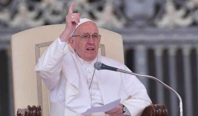 Papa Françesku: Të gjithë duhet të kenë mundësinë e vaksinimit, të mos ngremë mure