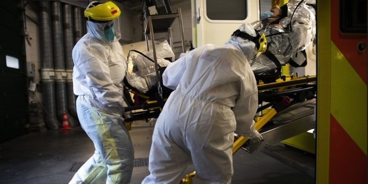 Zjarr në spitalin që trajtonte të infektuarit me COVID-19, ndërrojnë jetë shtatë pacientë