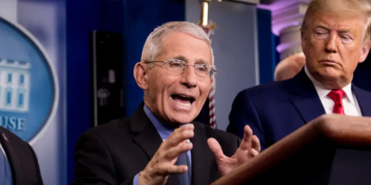 Dr. Fauci: Jam i lumtur që të bëj vaksinën kundër COVID-19