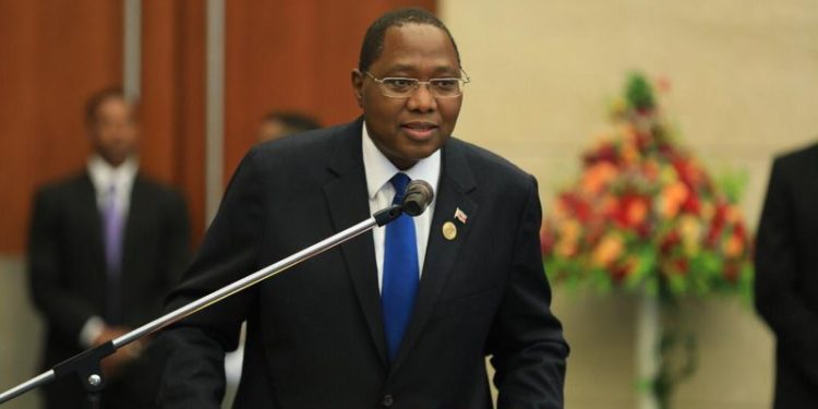 Dlamini, i pari kryeministër që ndërron jetë nga COVID-19