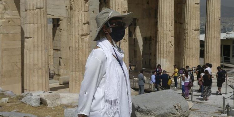 Greqi/ 639 raste të reja me COVID-19 dhe 52 viktima