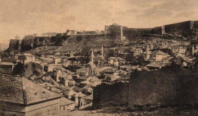 “Grekët vrisnin, digjnin dhe shkatërronin katunde të tëra dhe përpjekjet e Greqisë për të aneksuar Gjirokastrën”